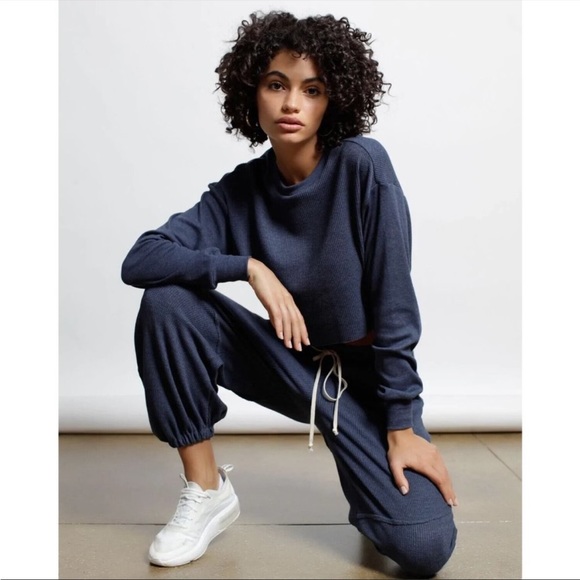 NWOT Twenty Montreal Everest Thermal Asymmetric Top Large - Picture 2 of 9